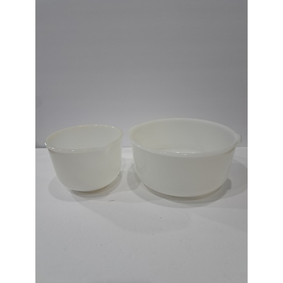 2 VINTAGE Glasbake‎ 20CJ  Fire King For Sunbeam White Milk Glass Mixing Bowls - Picture 1 of 9